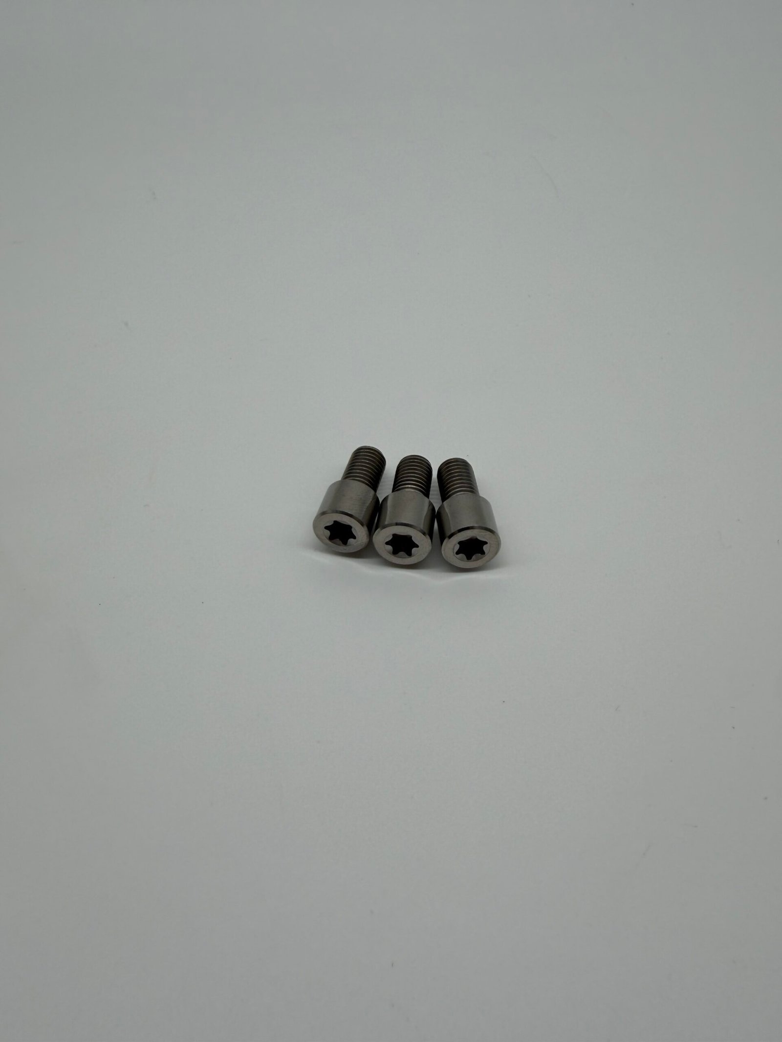img_0633-2 Wilkinson Racing Lambretta Titanium Torx Rear Lock Plate Screw – Sold Individually - Image 1